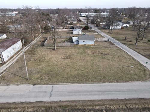 A Buildable Lot in Paris, Illinois for sale in Edgar County, Illinois — photo 3 of 15