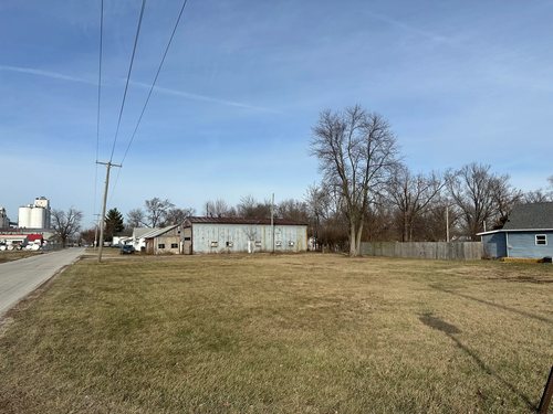 A Buildable Lot in Paris, Illinois for sale in Edgar County, Illinois — photo 4 of 15